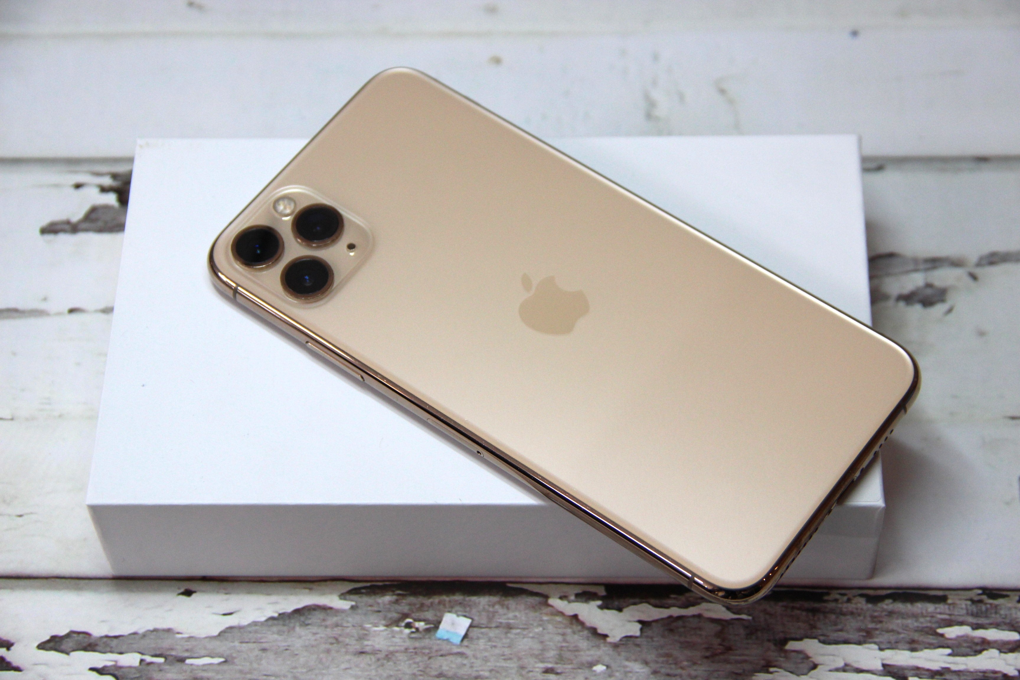 Refurbished Iphone 11 pro max, gold, 256gb at Phone Fact, Hamilton